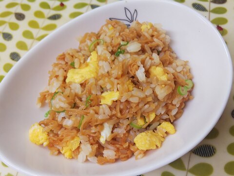 チキンラーメンで炒り卵のそばめし